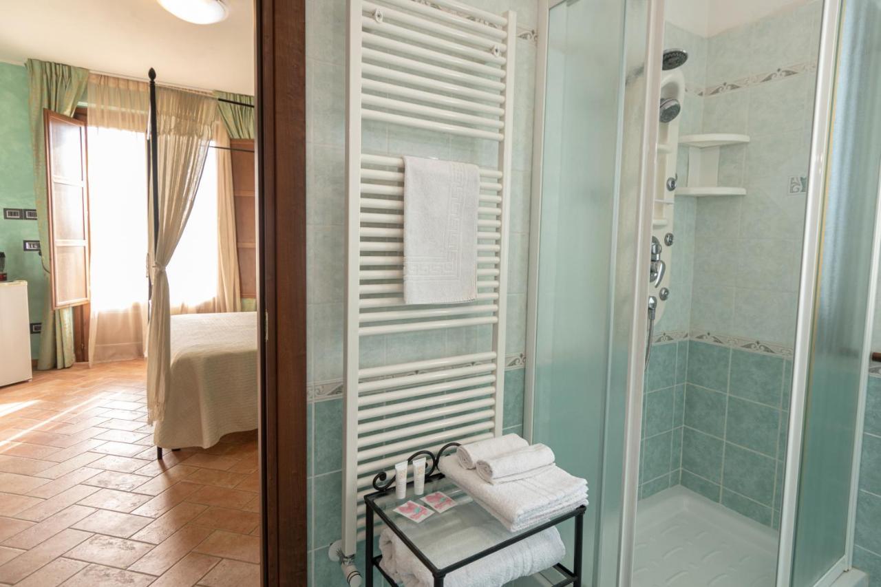 B&B Villa Barbarossa Petrignano ภายนอก รูปภาพ