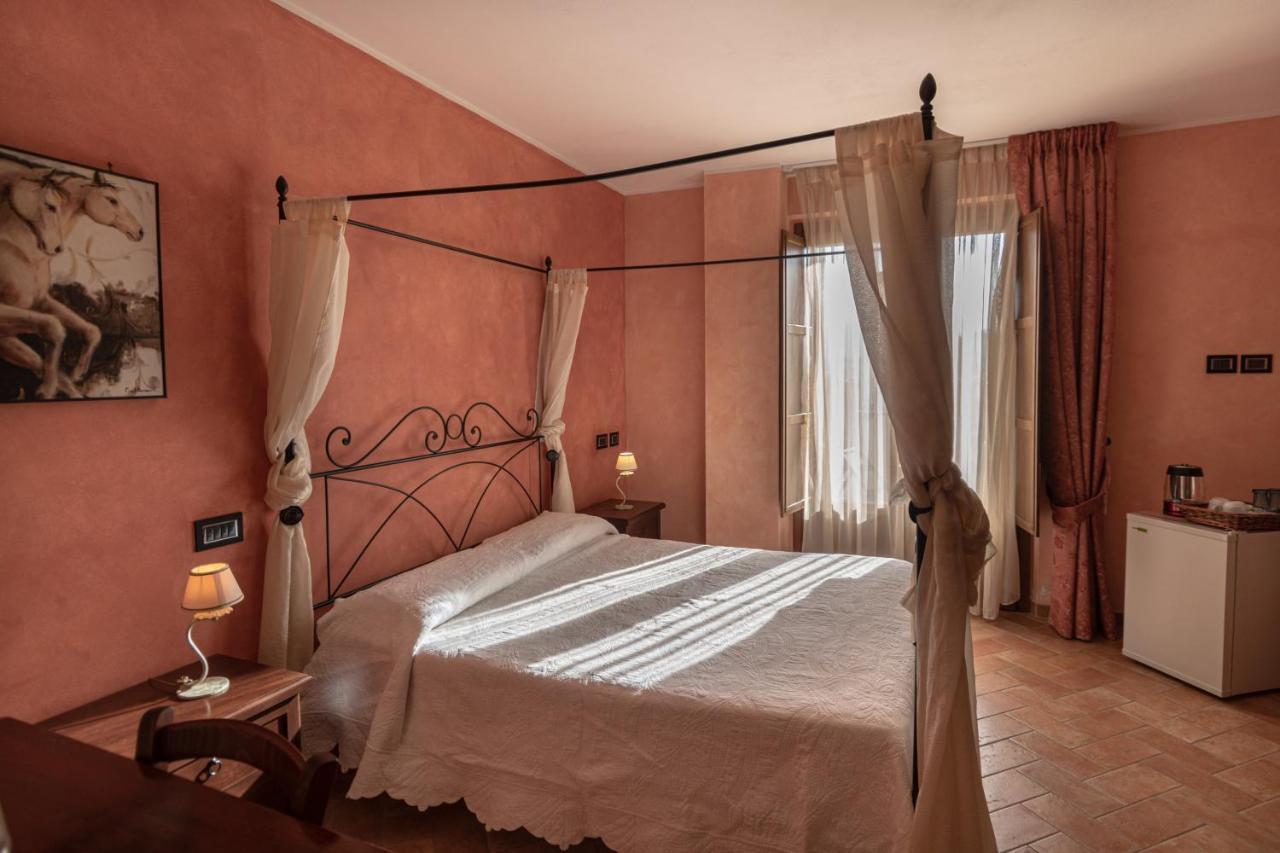 B&B Villa Barbarossa Petrignano ภายนอก รูปภาพ