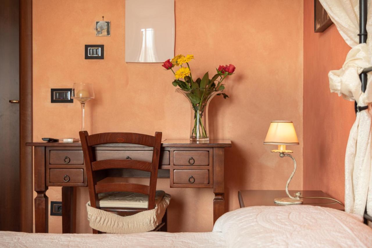 B&B Villa Barbarossa Petrignano ภายนอก รูปภาพ