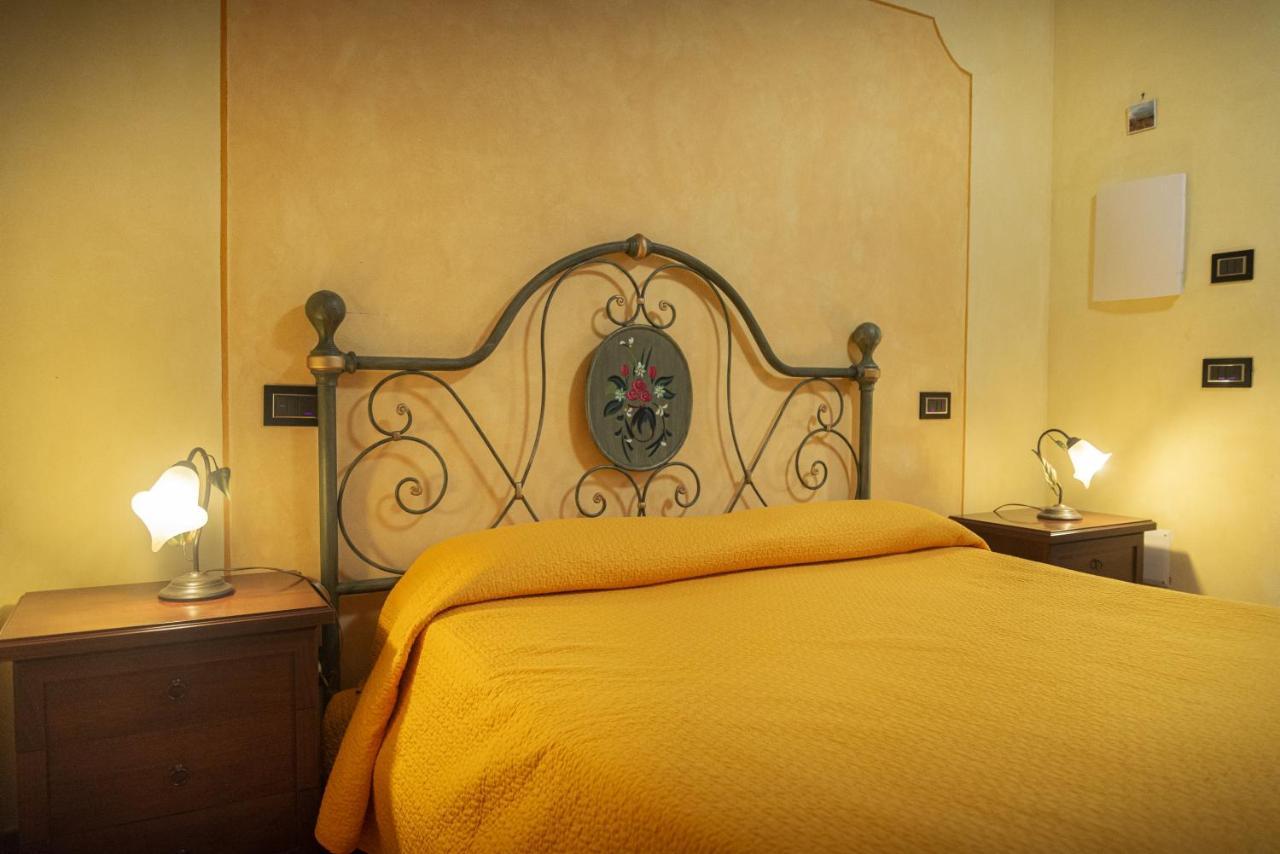 B&B Villa Barbarossa Petrignano ภายนอก รูปภาพ