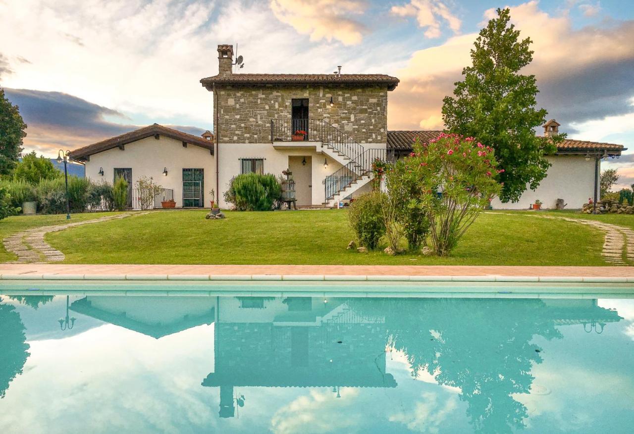 B&B Villa Barbarossa Petrignano ภายนอก รูปภาพ