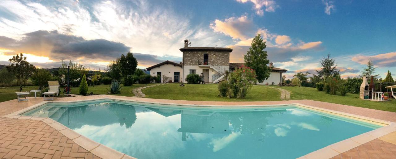 B&B Villa Barbarossa Petrignano ภายนอก รูปภาพ