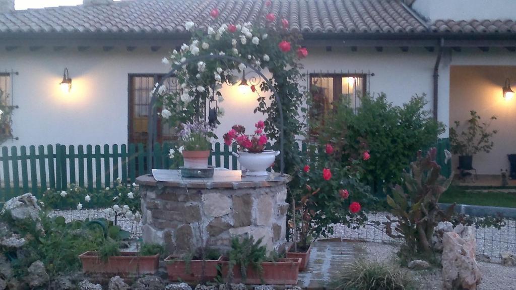 B&B Villa Barbarossa Petrignano ภายนอก รูปภาพ